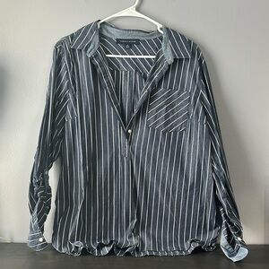 Stripped quarter sleeve top